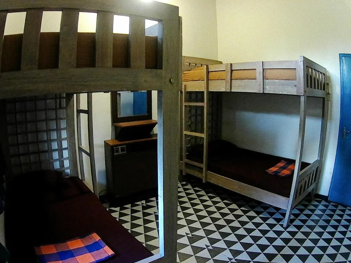 Yoyo Beach Hostel Negombo