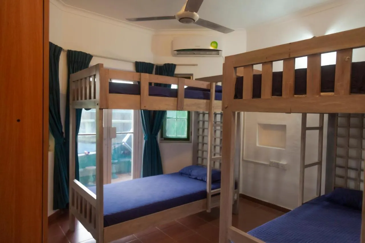Yoyo Beach Hostel Negombo