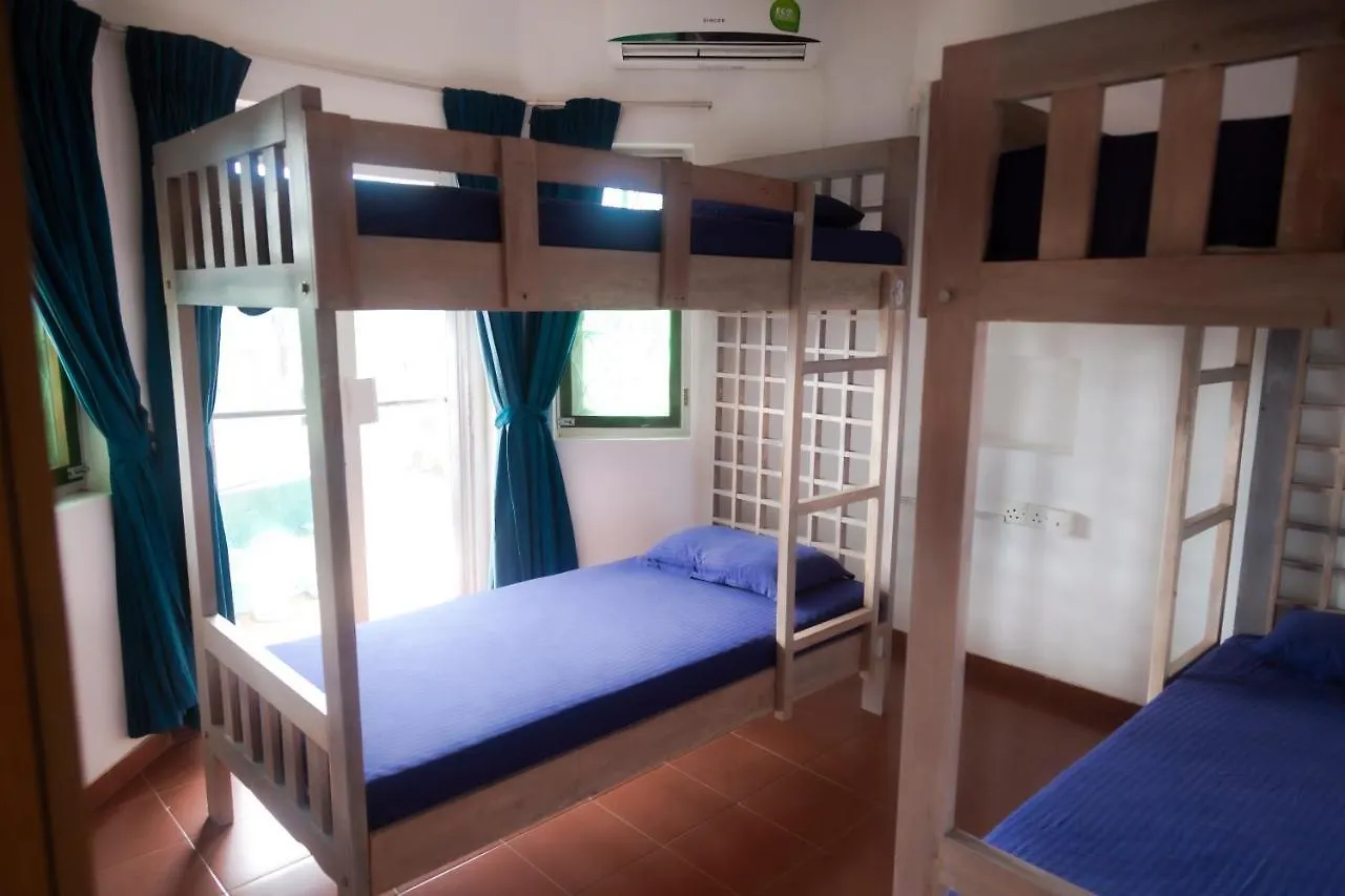 Yoyo Beach Hostel Negombo