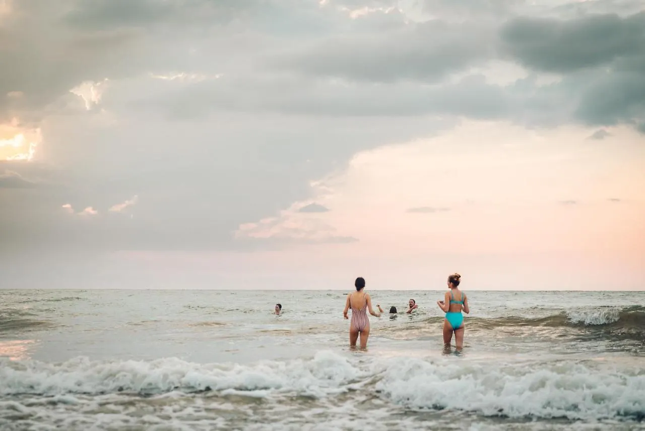 Yoyo Beach Hostel Negombo 0*,