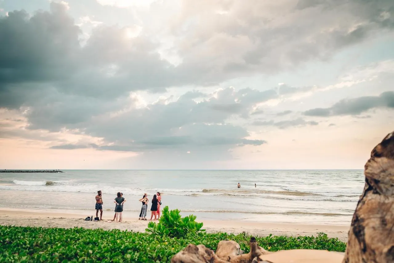 Yoyo Beach Hostel Negombo